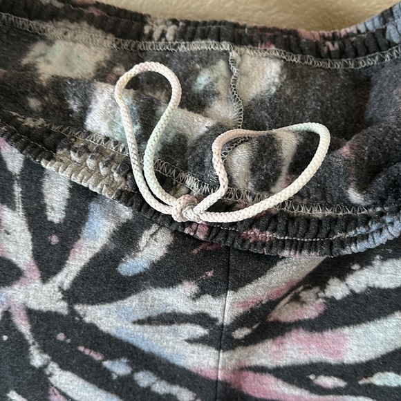 Urban Outfitter's sweatpants - Picture 2 of 3